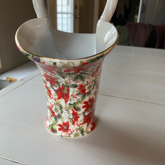 Formalities Baum Brothers Poinsettia Basket Vase - Picture 5 of 6